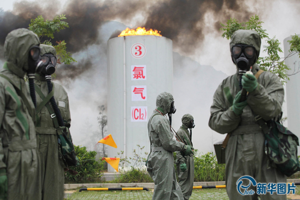 深圳闹市上演“生化危机”-市民信以为真屡报警3