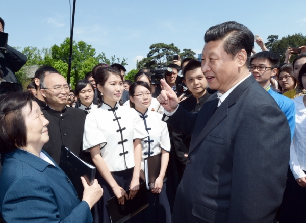 习近平在北大考察3