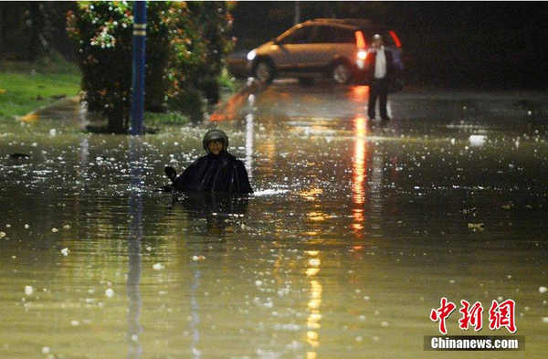 江西九江连日降雨城市严重淹水2