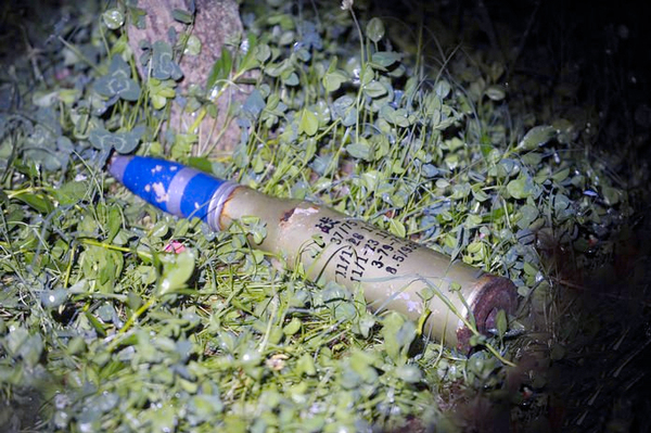 八成新炮弹惊现小区4