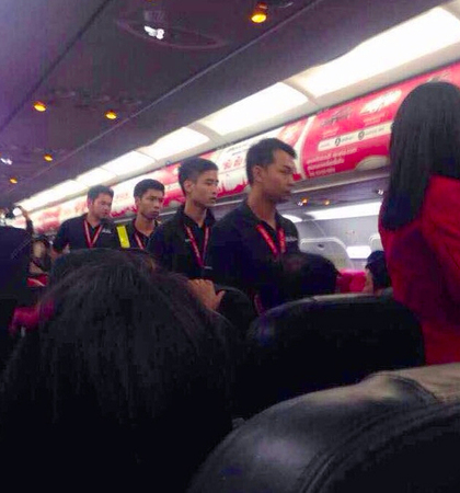 中国游客侮辱空姐-致航班返程曼谷3