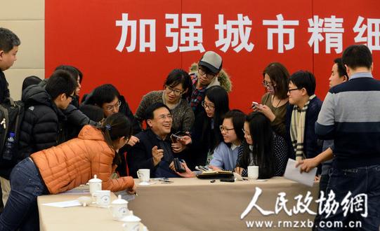 
											
											
												北京市交通委主任周正宇就北京交通问题接受采访 
											