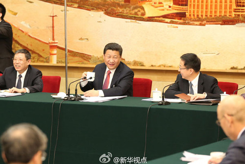 新华网北京3月5日电　据新华社“新华视点”微博报道，3月5日下午，习近平来到他所在的十二届全国人大三次会议上海代表团参加审议。