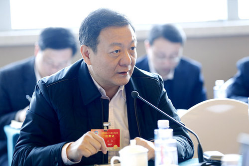 郑钢照片无LOGO