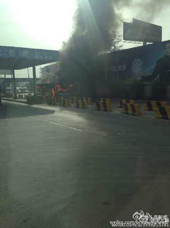 早高峰燕郊进京814路公交车着火-系人为纵火5