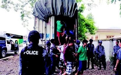 被抓获的中国伐木工人