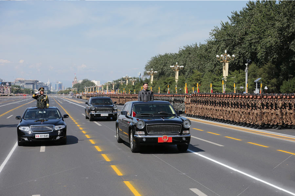 习近平检阅受阅部队3
