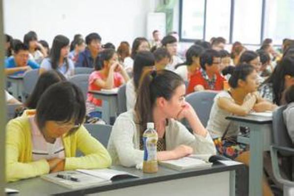 师范学院女生占87% 几乎成女儿国引网友羡慕