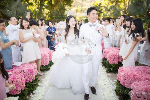 刘强东与奶茶妹妹婚礼现场