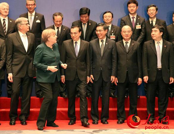 李克强与默克尔共同出席中德经济顾问委员会座谈会