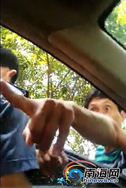 火车站拉客仔叫嚣打死执法者 1人自首被拘7日 火车站拉客仔叫嚣打死执法者 1人自首被拘7日