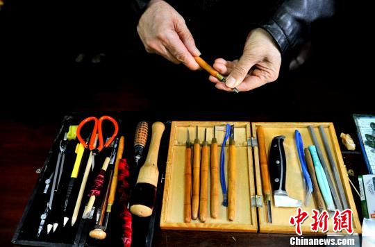 不少工具是朱新泉自己发明的 李传平 摄