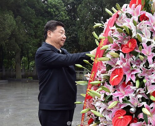 习近平考察安徽金寨:扶贫机制要进一步完善兜底措施