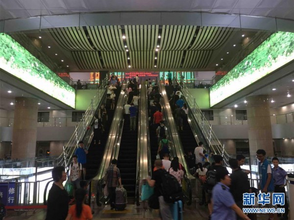 受降雨影响 北京西站多次列车停运