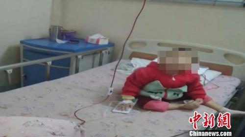 “侠义夫妇”为养女治病花光积蓄：卖肾也要筹钱手术