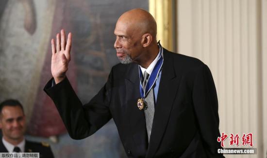 2016年的21位获奖者包括NBA传奇巨星卡里姆·贾巴尔和迈克尔·乔丹，好莱坞影星罗伯特·德尼罗和汤姆·汉克斯，好莱坞制片、编剧洛恩·迈克尔斯（Lorne Michaels），艾伦秀主持人艾伦·德杰尼勒斯（Ellen DeGeneres），物理学家理查德·加尔文（Richard Garwin），比尔·盖茨及其妻子梅琳达·盖茨，建筑师弗兰克·盖里（Frank Gehry），计算机科学家玛格利特·汉密尔顿（Margaret H. Hamilton），已故美国海军准将及计算机科学家葛丽丝·霍普（Grace Hopper），美籍华裔建筑师林璎（Maya Lin），已故人权活动家Elouise Co...