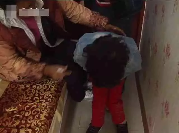 8岁女孩让妈妈杀了自己2 8岁女孩让妈妈杀了自己2