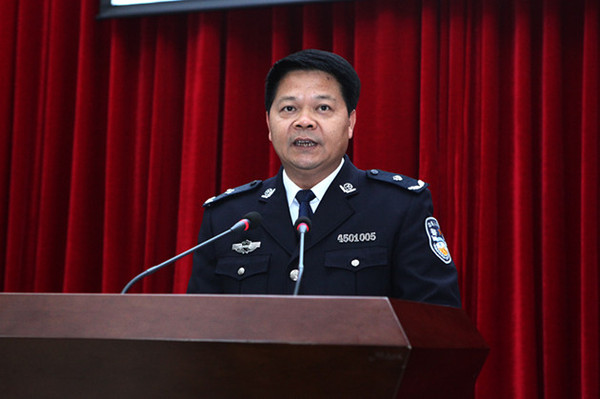 曾爱东