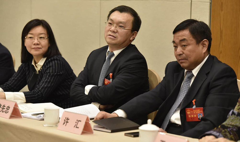 东城区政协十四届一次会议举行分组讨论