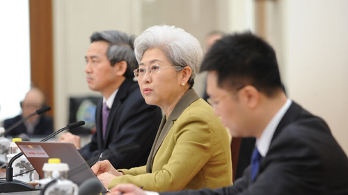 大会发言人傅莹。