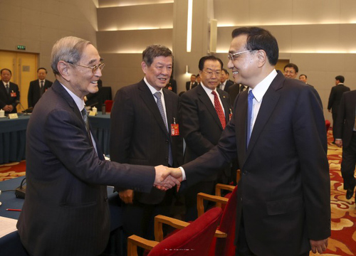 李克强参加经济、农业界委员联组讨论侧记:继续在深化改革中献计出力