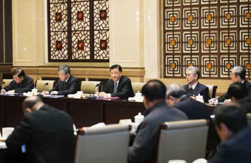 刘云山参加文艺界委员联组讨论侧记：坚定文化自信建设社会主义文化强国