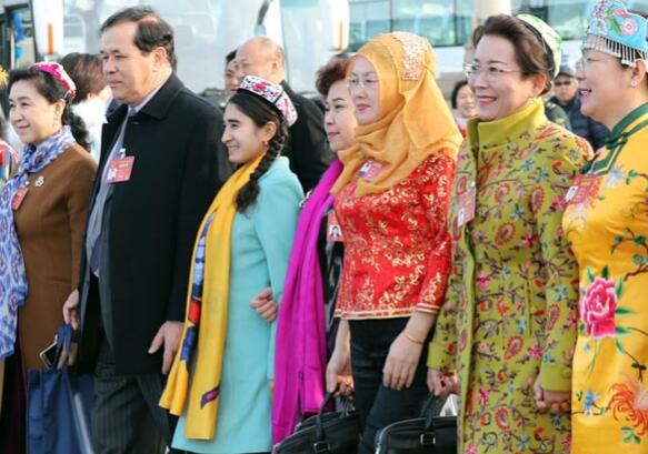 李克强：支持外商投资企业在国内上市、发债
