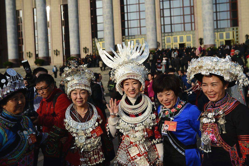 李克强：依法管理宗教事务 认真落实侨务政策