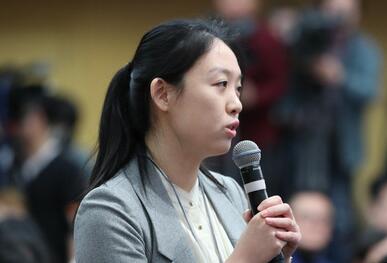 ​中国日报记者提问“财政如何保障民生需要”