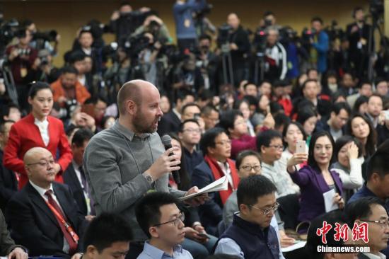 欧洲媒体评中国两会：增长更“结实” 向雾霾宣战