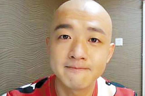 包贝尔回应假鸭血 微博发文道歉称担全责(组图)