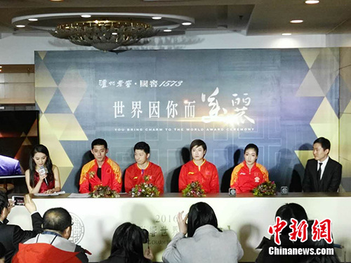 马龙、张继科、丁宁、刘诗雯当晚接受媒体采访。<a target='_blank' href='http://www.chinanews.com/' >中新网</a>记者 宋宇晟 摄