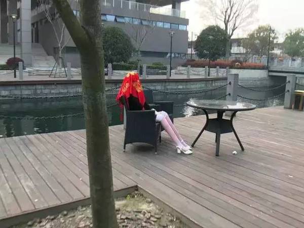 浙大硕士和充气娃娃结婚 这场婚礼合法吗？（组图）