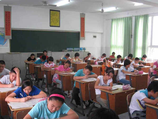 学生被分三六九等2