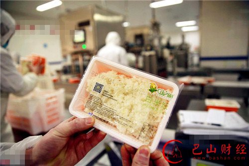 记者走访车间 探秘高铁盒饭制作过程