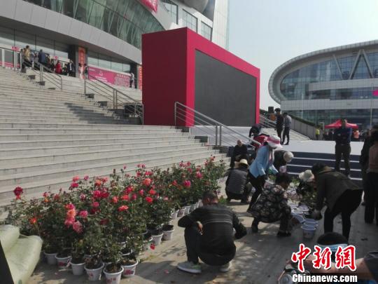 河南官方回应玉雕节馆场火灾：不影响节会举办