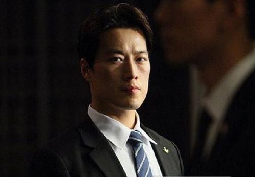 不想抢总统风头 文在寅高颜值保镖辞职