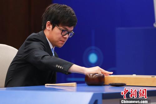 柯洁三负AlphaGo！20手时聂卫平断定“黑棋已经赢了”