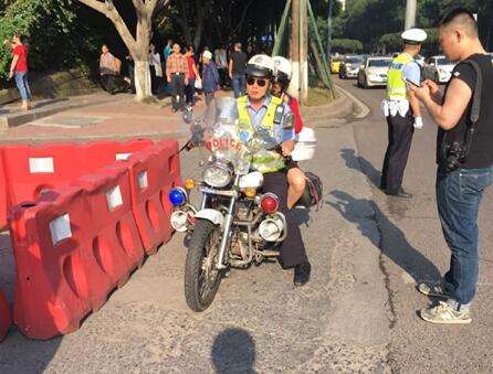 老师忘带全班准考证