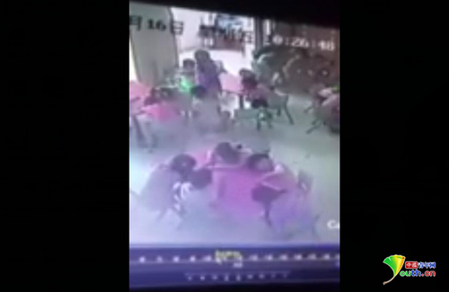 老师让男生脱女生裤子? 当地教育局:传言部分失实