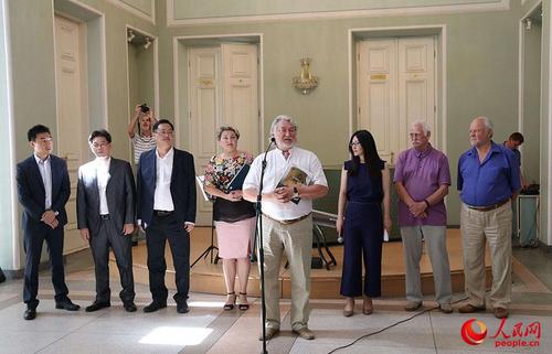 中国侨网乌克兰国家艺术科学院举办中国籍院士作品展。