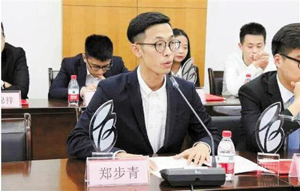 文科学霸国际数学建模比赛获奖 一年阅读书籍逾百本