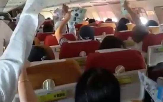 印航飞机空调出故障2小时飞行乘客呼吸困难