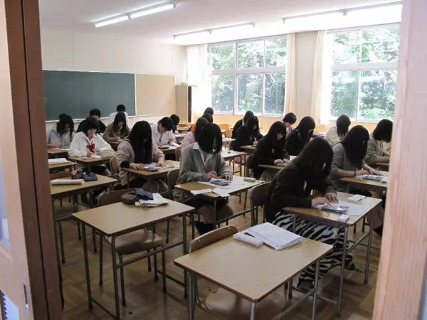 日本右翼作家鼓吹废除汉字教育 日网友：蠢话连篇