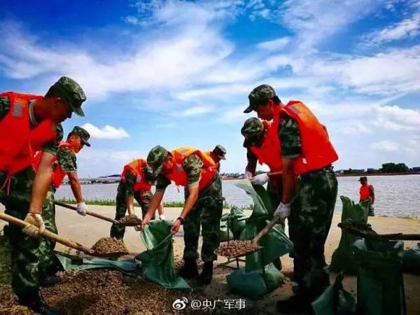 抗洪官兵伙食曝光 网友:就该这样而不是啃冷馒头