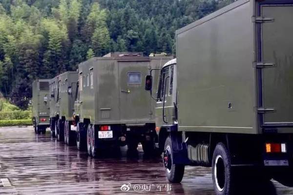 抗洪官兵伙食曝光 网友:就该这样而不是啃冷馒头
