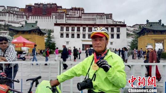 六旬老人骑行19天2000余公里赴西藏：一路不孤独