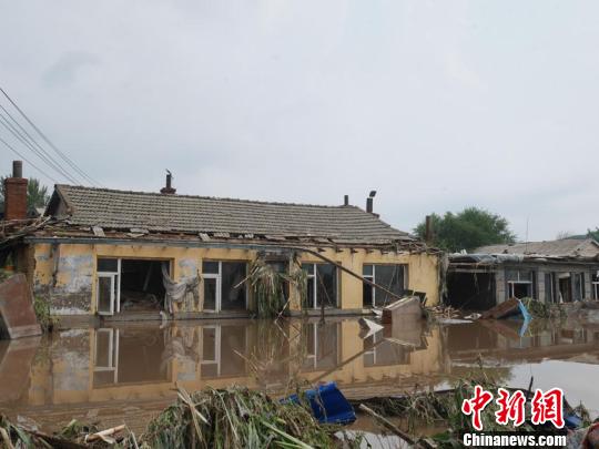 吉林洪灾：洪水中他“劝”走两个村庄320余人