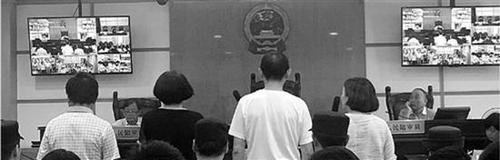 夫妻为多分拆迁面积 找另一对夫妻交叉假结婚