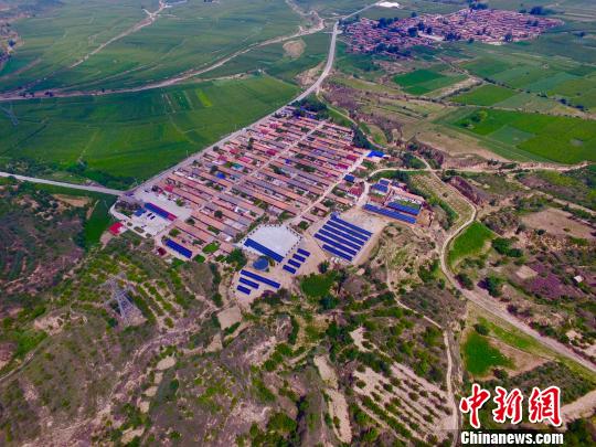 图为航拍张家口市宣化区里口泉村全貌。　张帆 摄